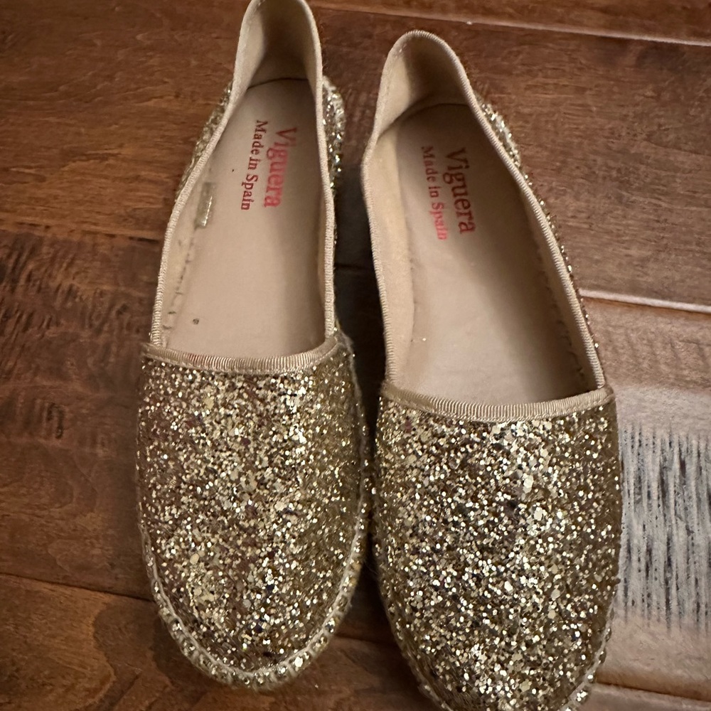 Viguera golden sparkly loafers